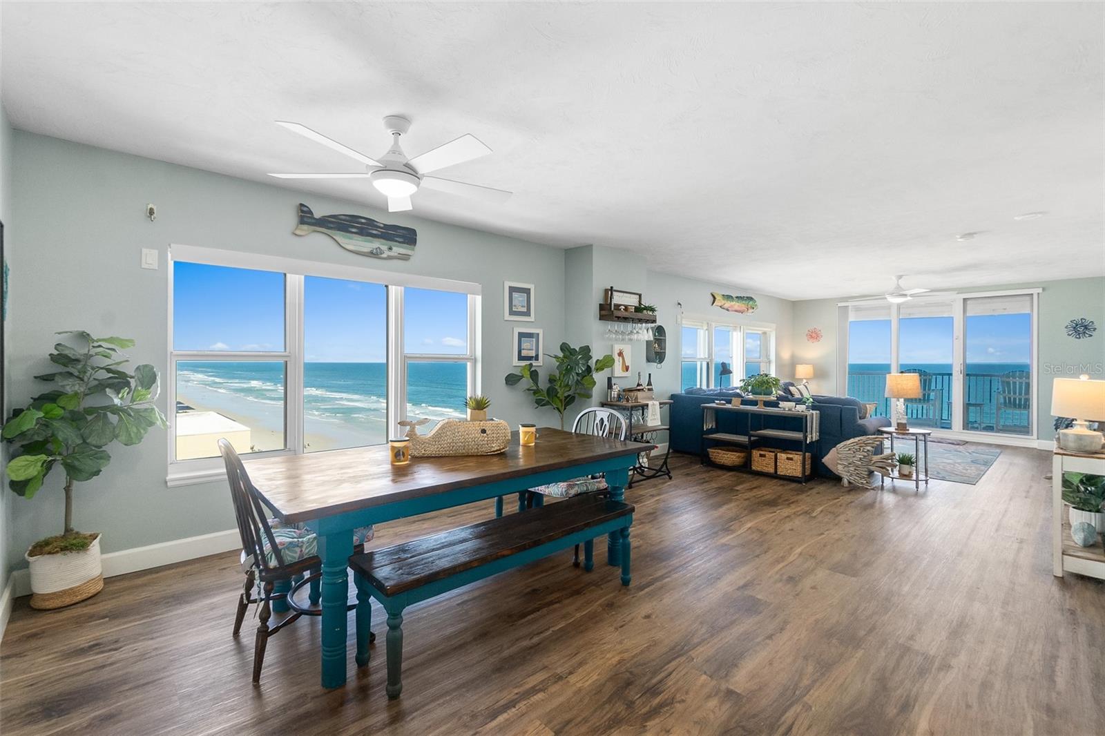 TOWERS 10 CONDO - Residential