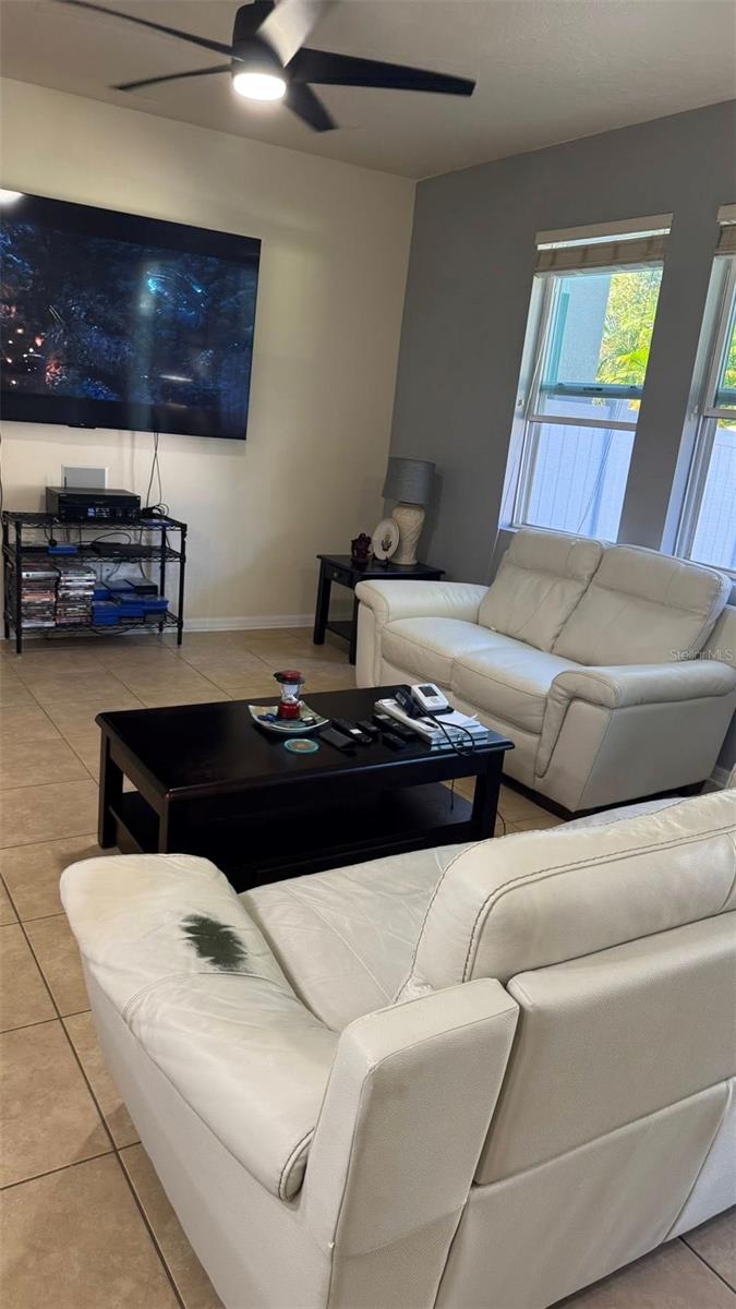 SOMERSET CHASE - Residential