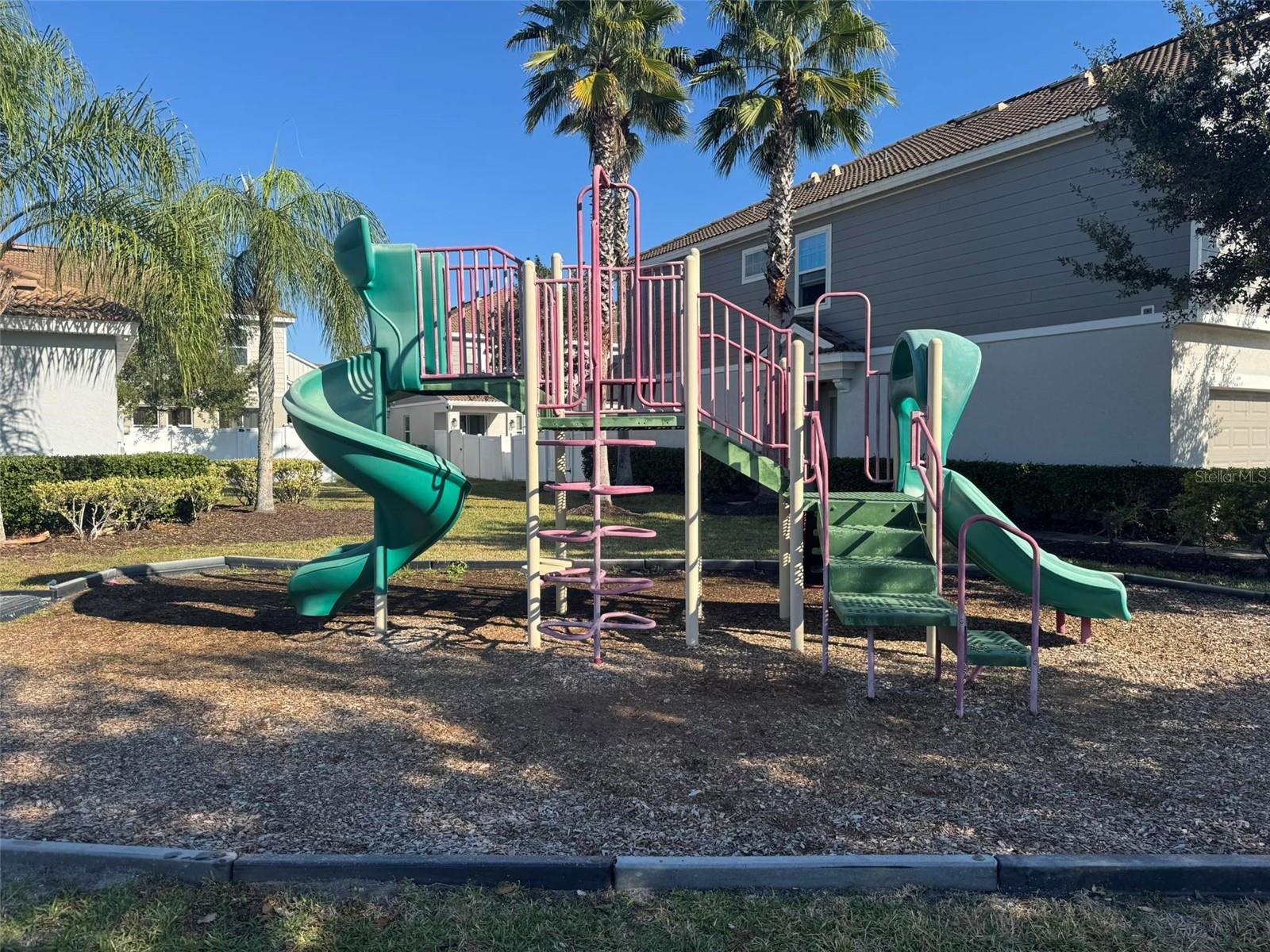 SOMERSET CHASE - Residential