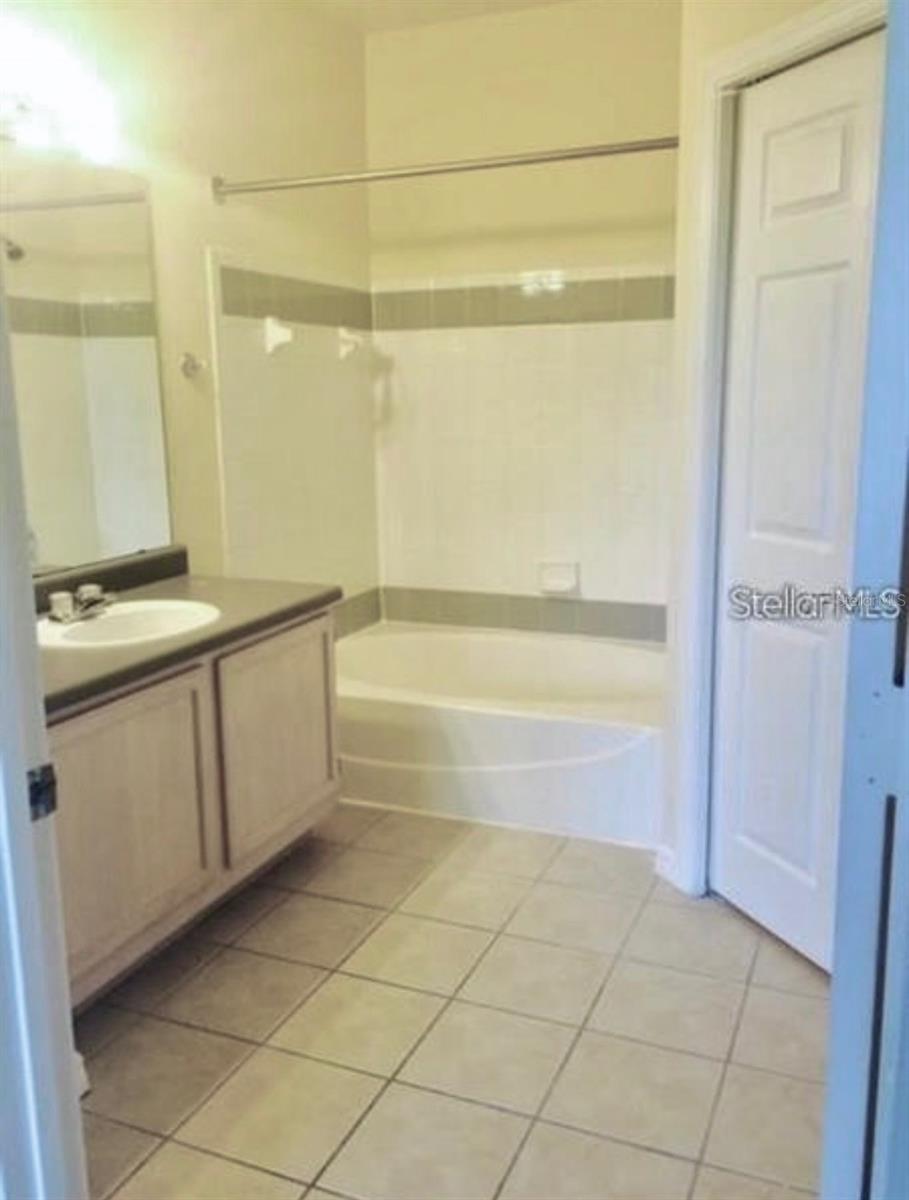 HAMPTONS/METROWEST - Residential Lease