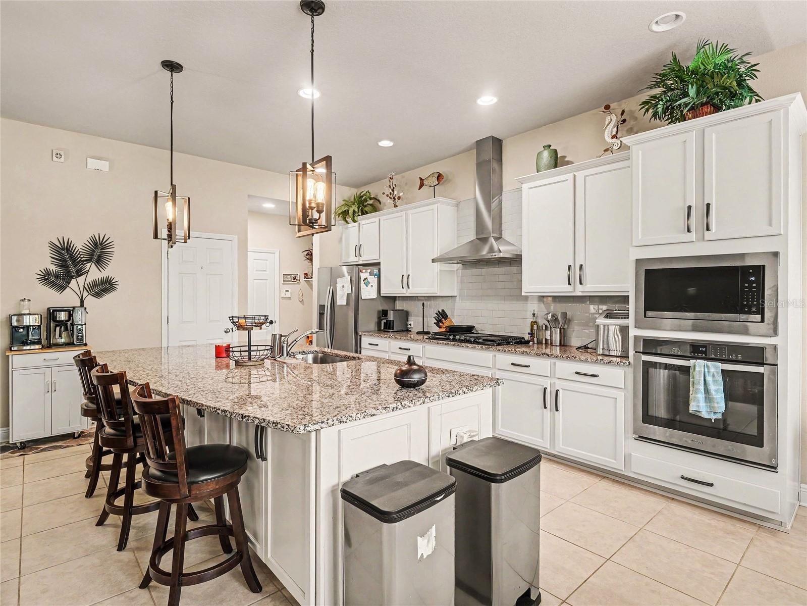 7508 LANTERN PARK AVENUE, APOLLO BEACH, FL, 33572 3 7508 LANTERN PARK AVENUE