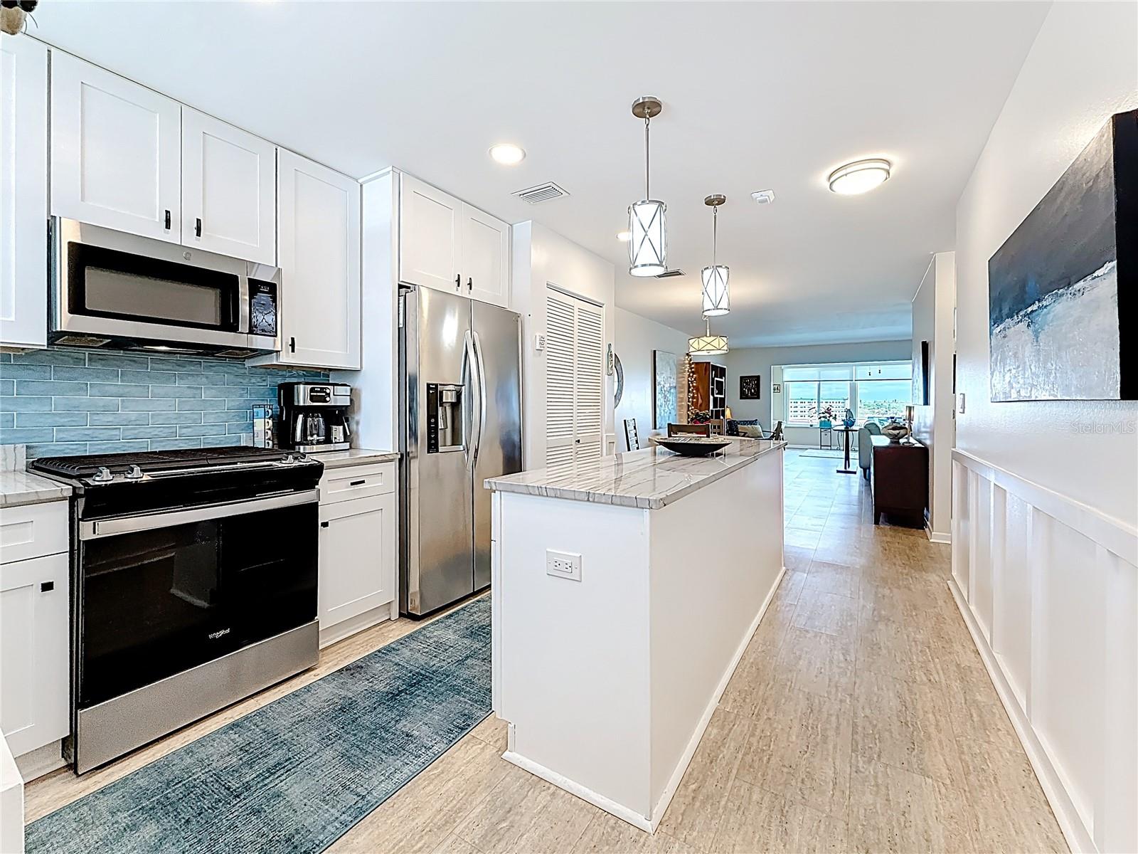 5925 SHORE BOULEVARD S 611