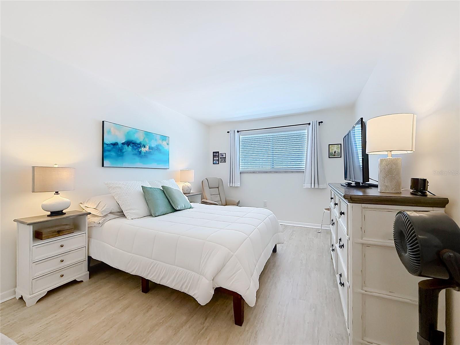 5925 SHORE BOULEVARD S 611