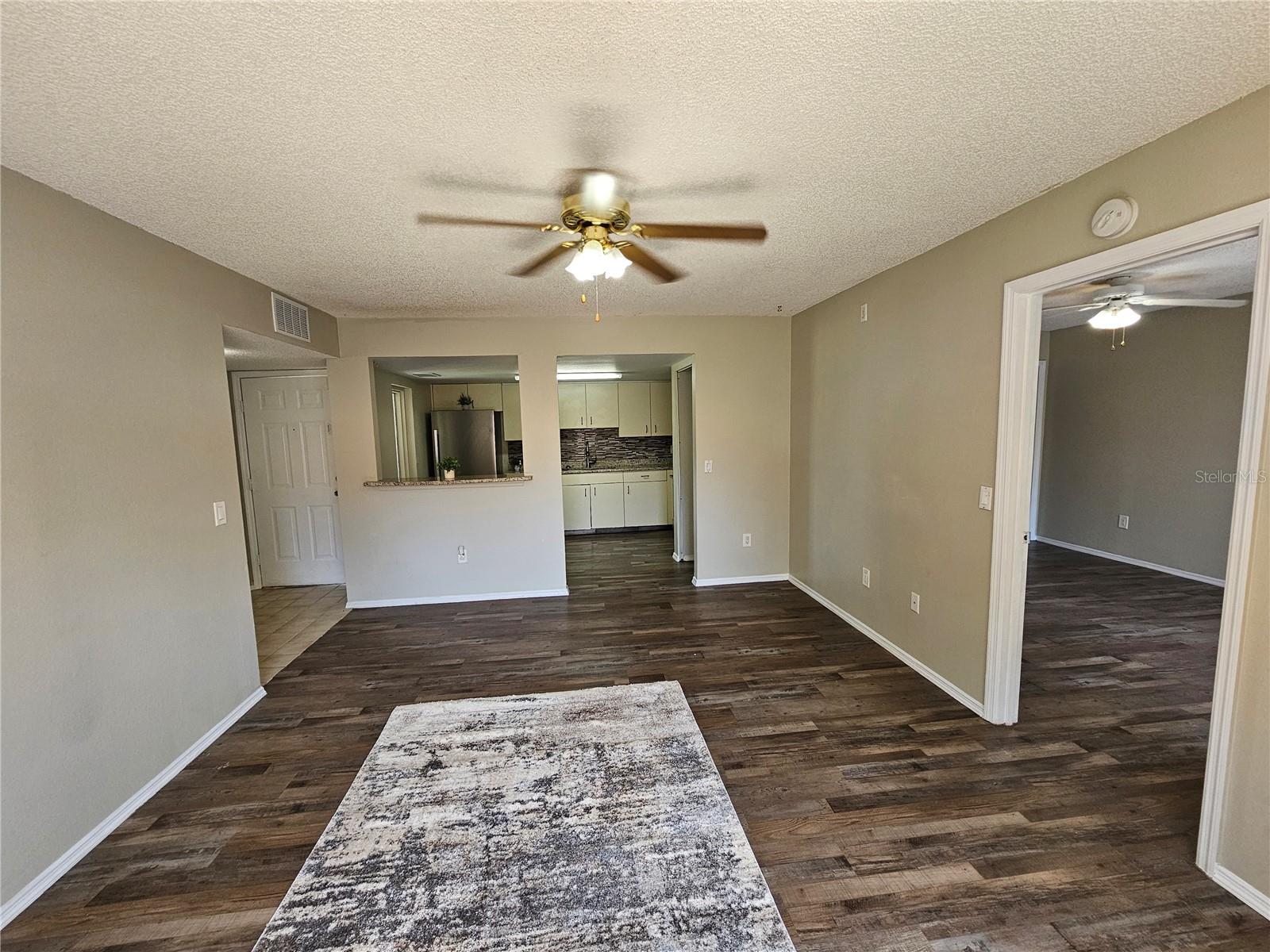 COUNTRY CLUB VLG/SILVER SPGS S - Residential