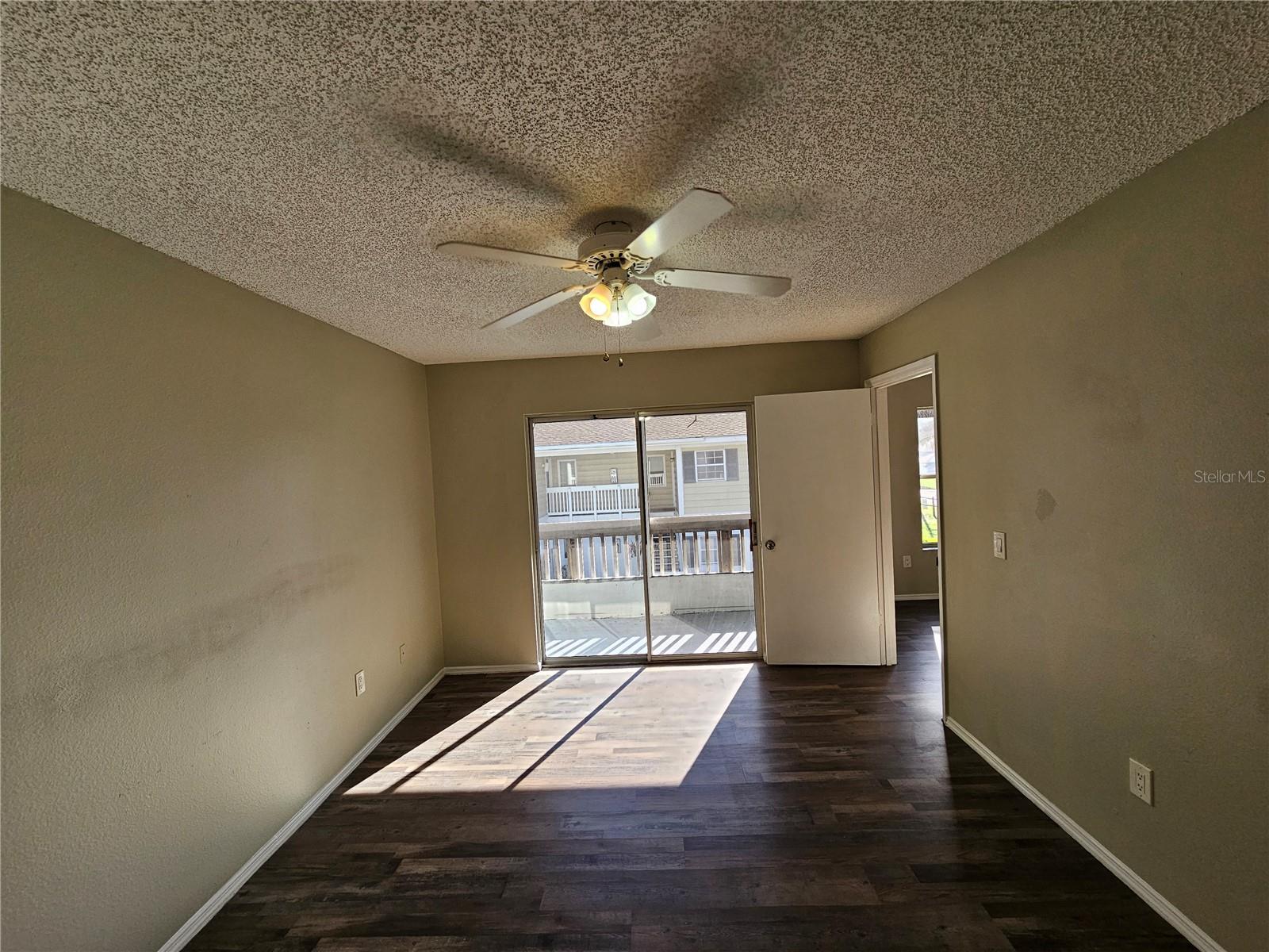 COUNTRY CLUB VLG/SILVER SPGS S - Residential