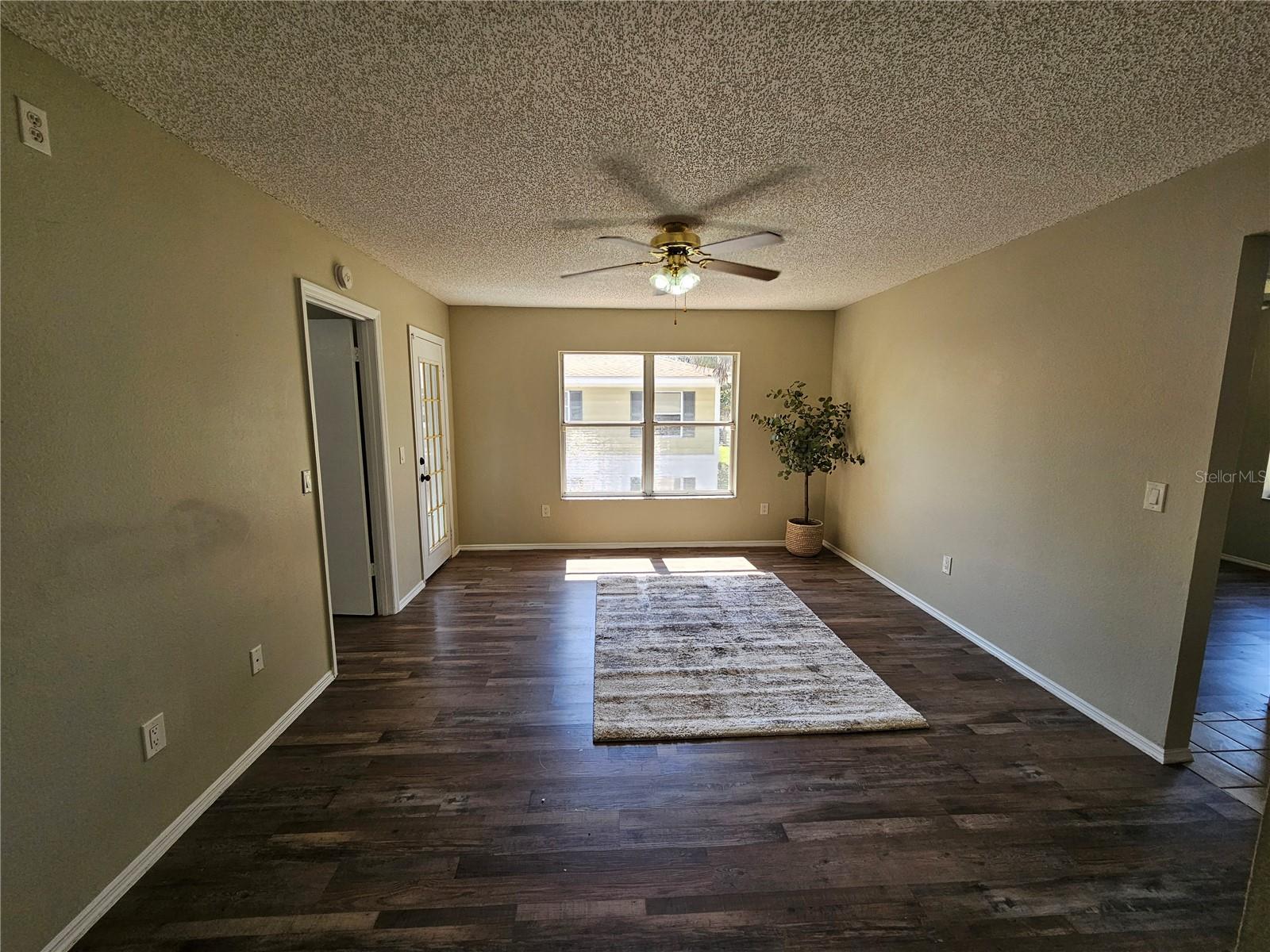 COUNTRY CLUB VLG/SILVER SPGS S - Residential