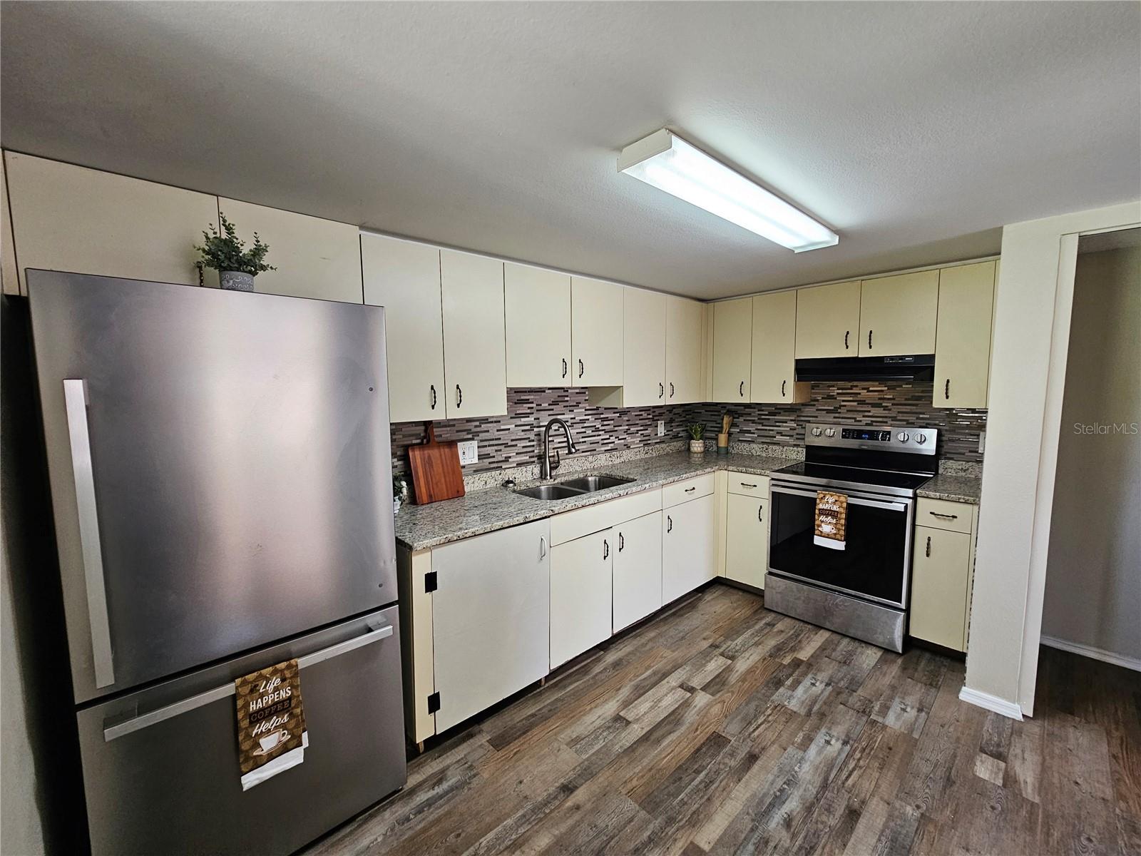 COUNTRY CLUB VLG/SILVER SPGS S - Residential