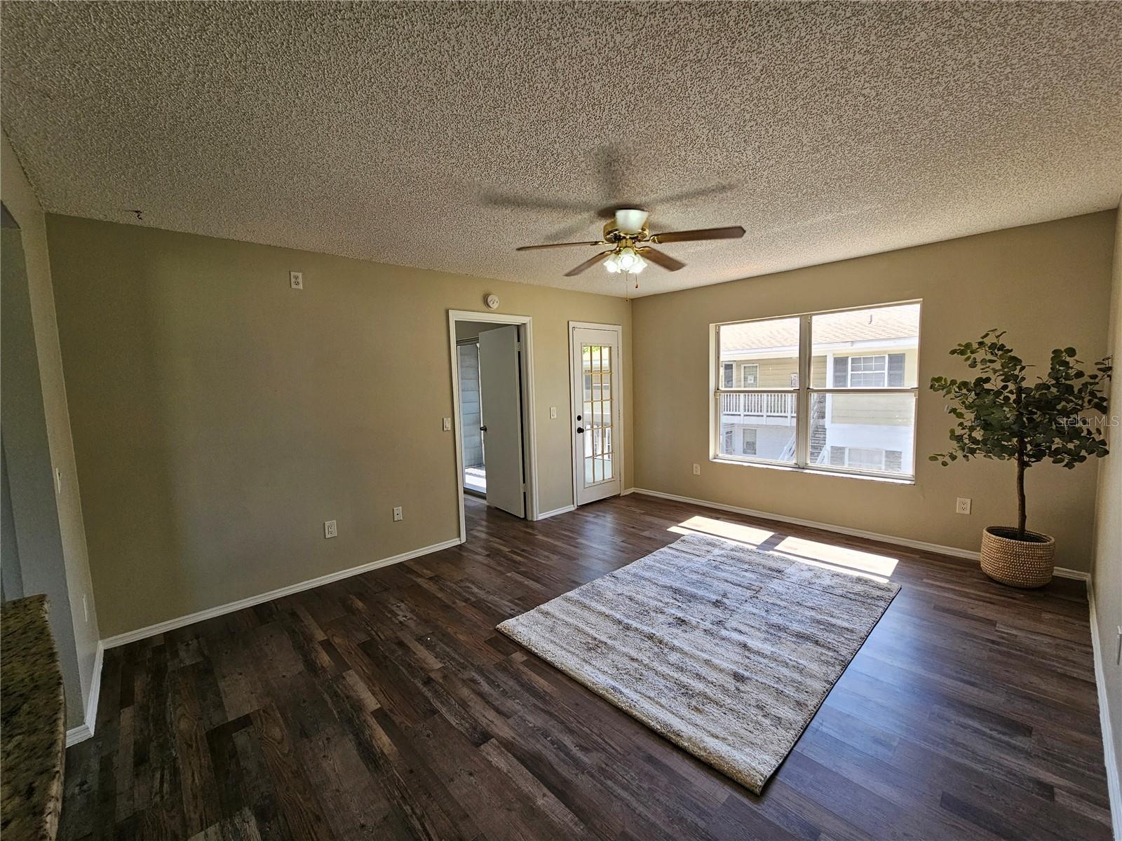 COUNTRY CLUB VLG/SILVER SPGS S - Residential