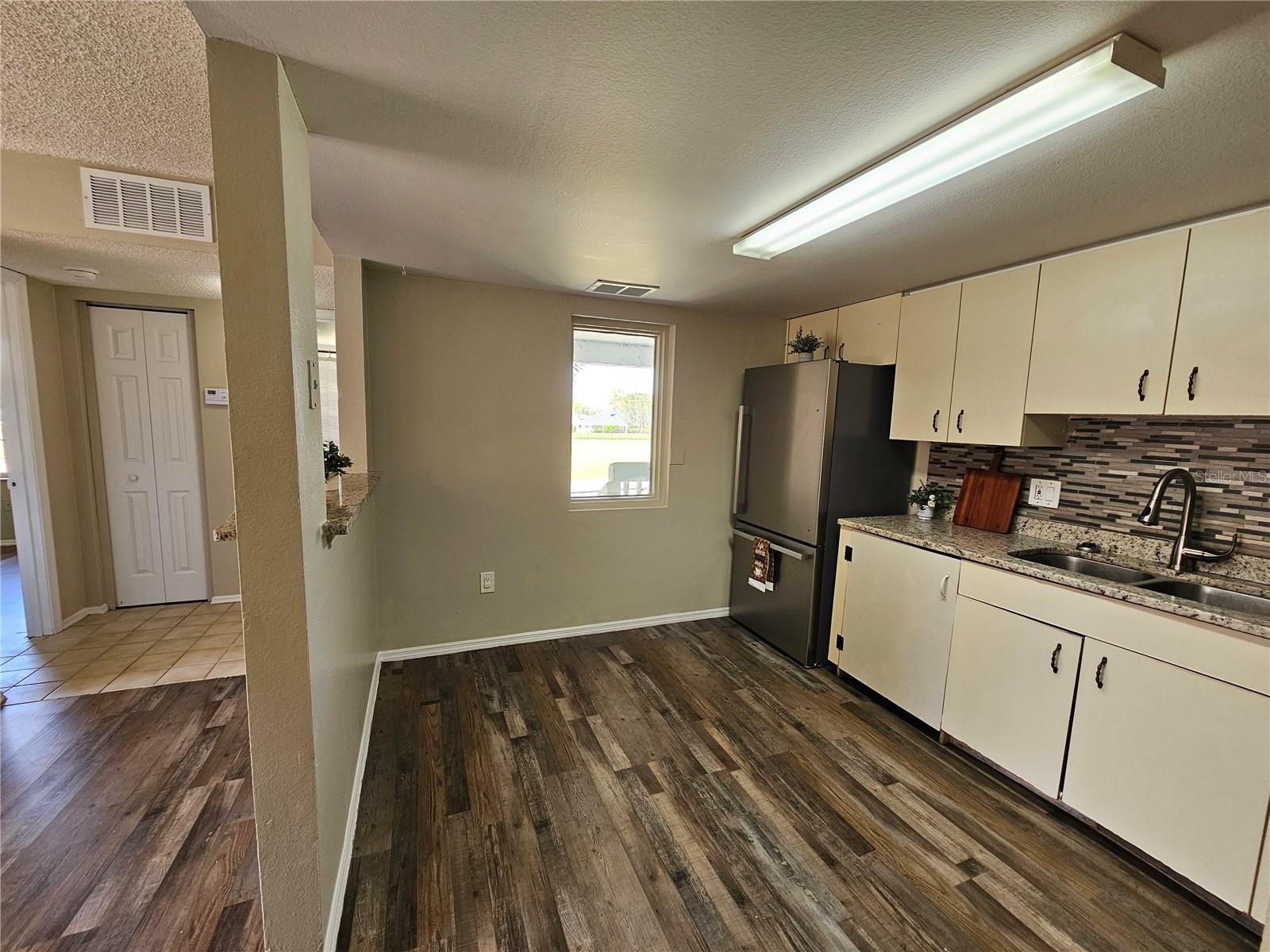 COUNTRY CLUB VLG/SILVER SPGS S - Residential