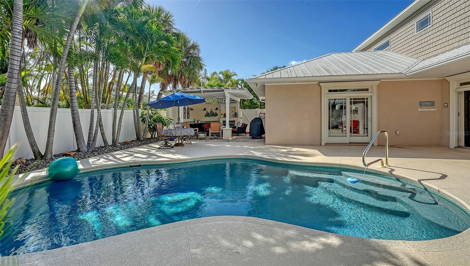 WEST WIND SHORES - Residential