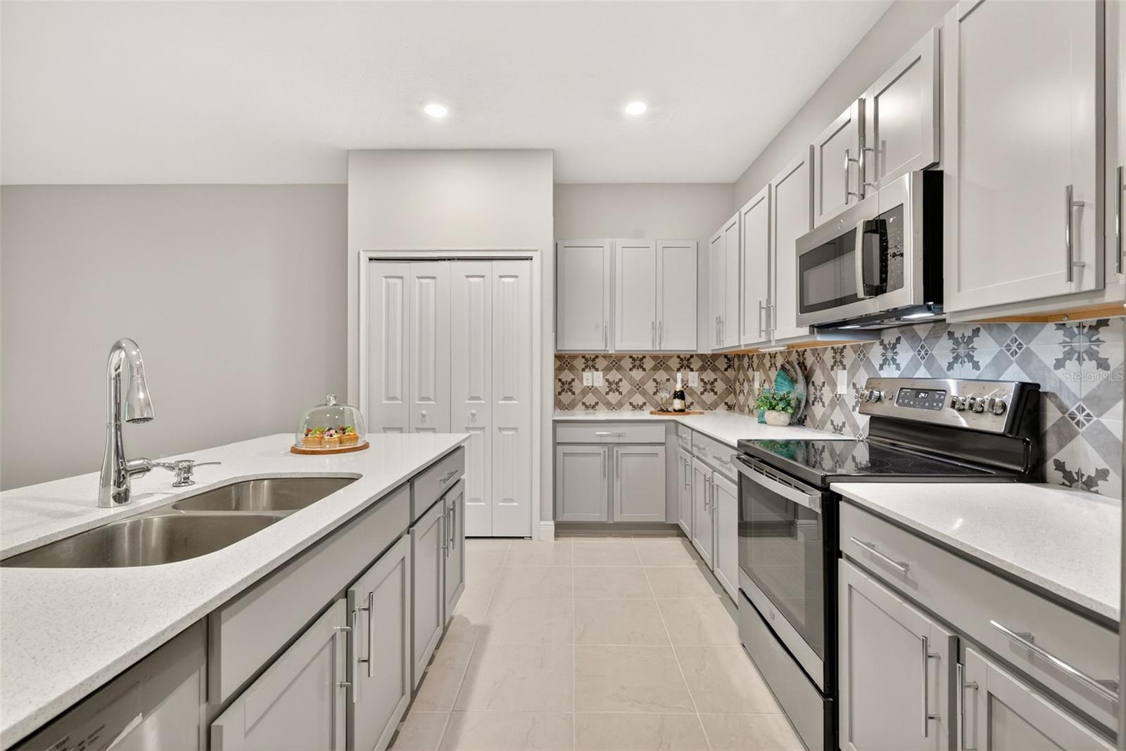 LEESBURG ARLINGTON RIDGE PH 1-C - Residential