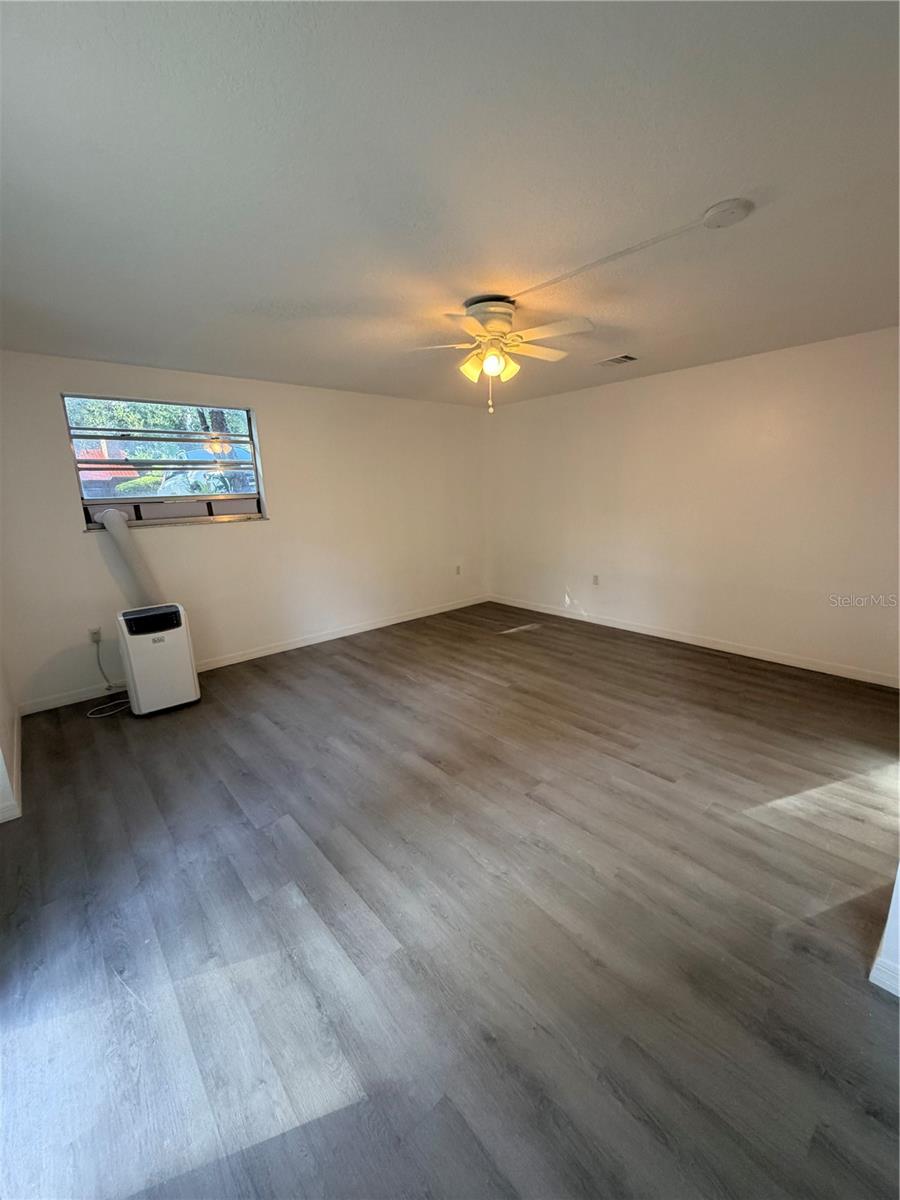MOUNT DORA - Residential Lease