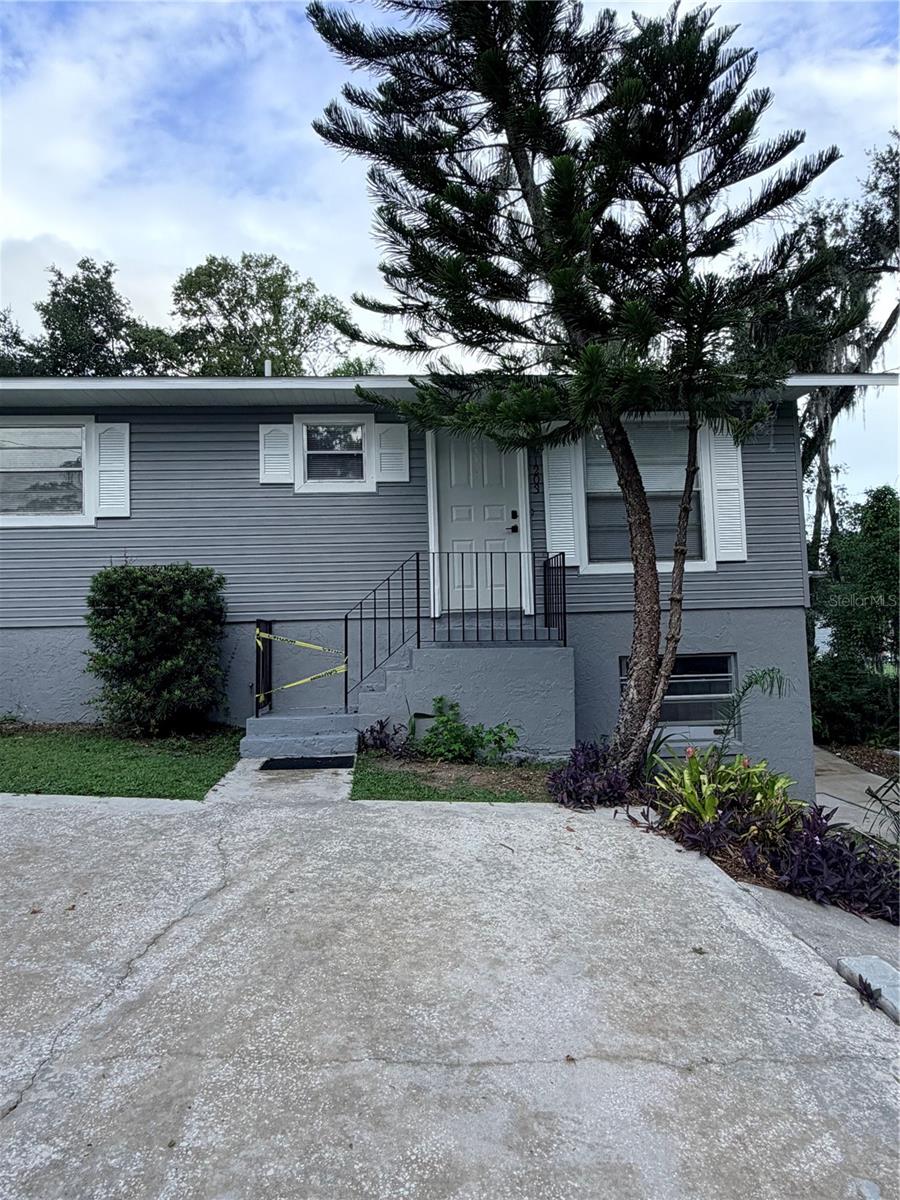 MOUNT DORA - Residential Lease