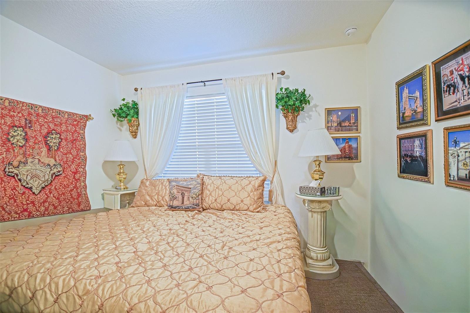 COBBLESTONE NORTH - Residential