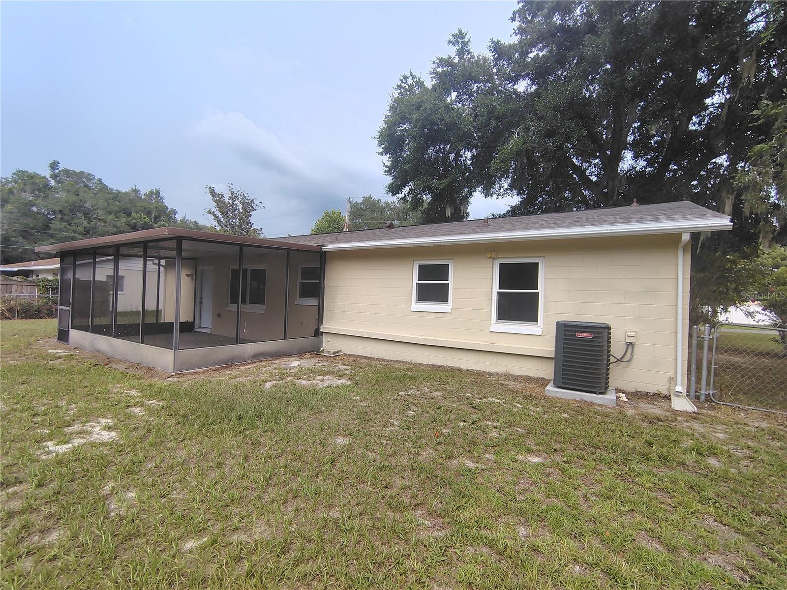 904 HICKORY AVENUE