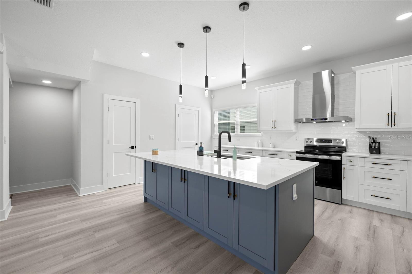 NORTH POINT TWNHMS TRACTS A & - Residential