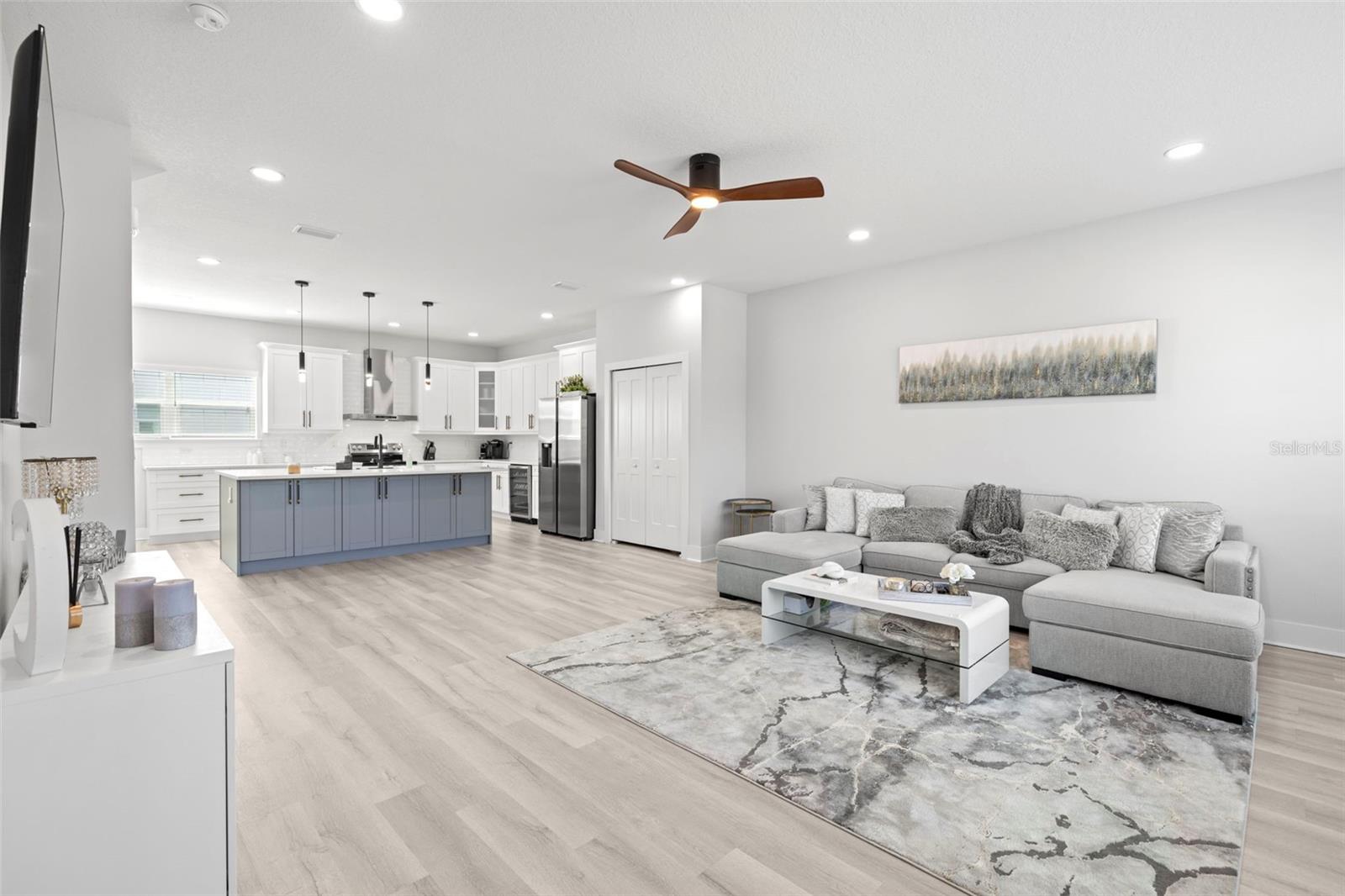 NORTH POINT TWNHMS TRACTS A & - Residential