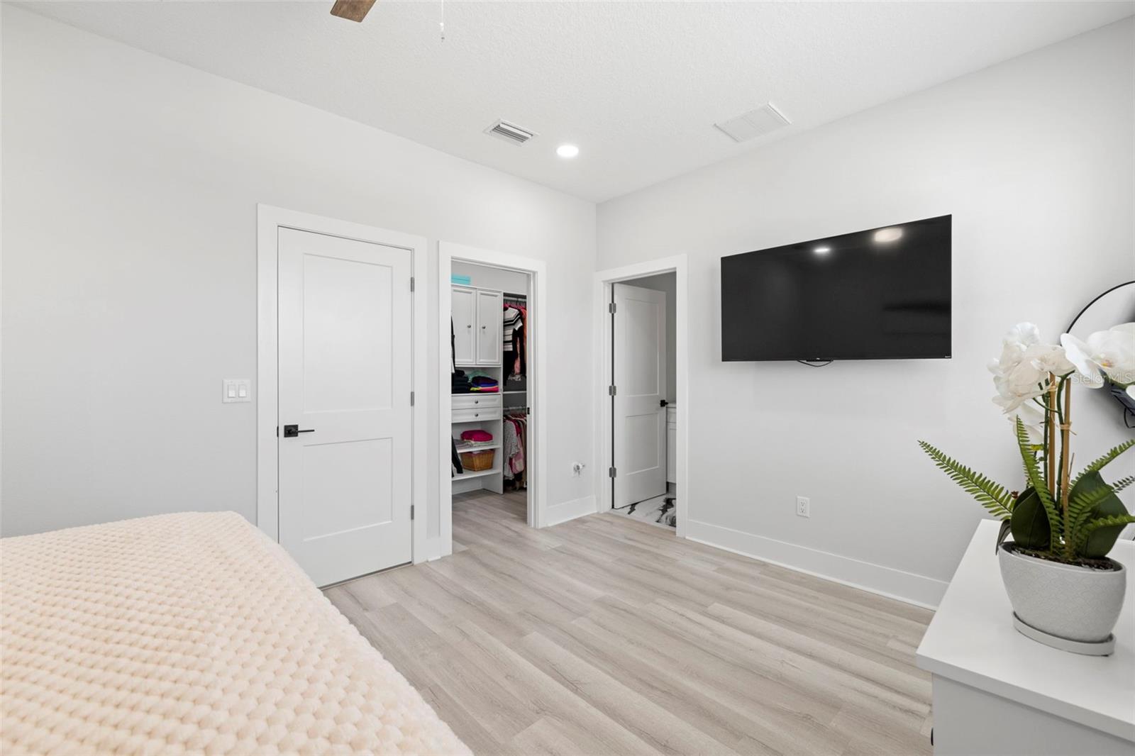 NORTH POINT TWNHMS TRACTS A & - Residential