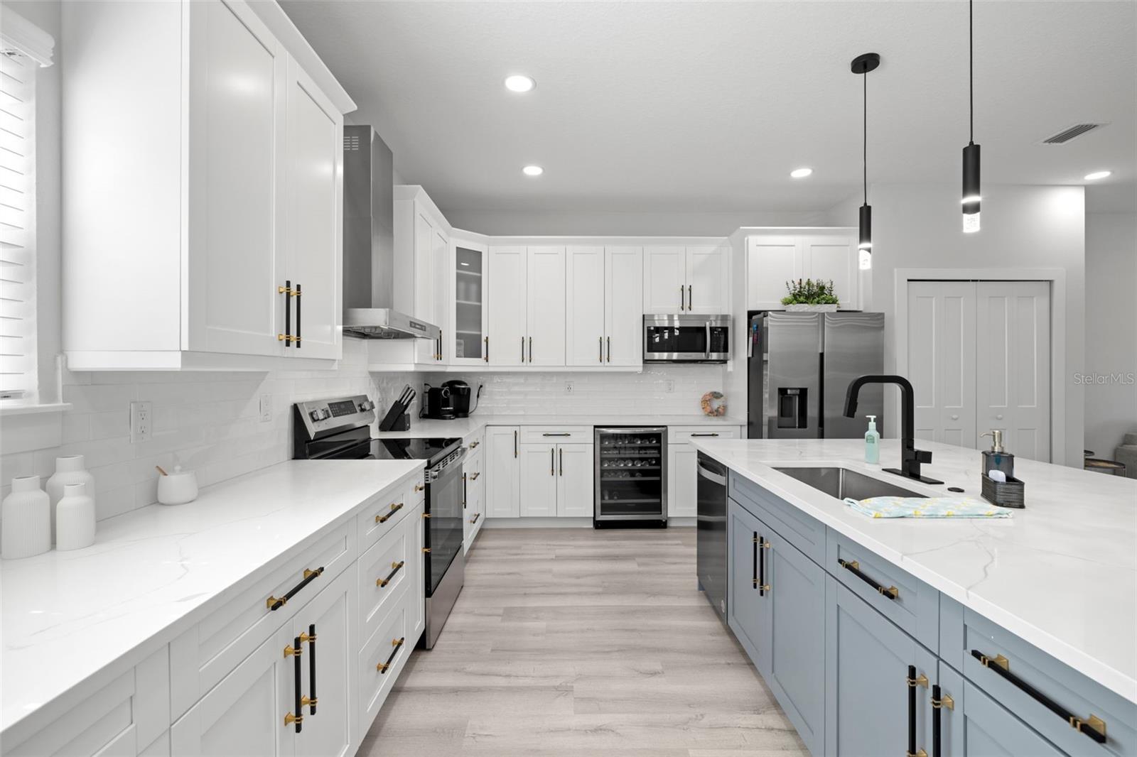 NORTH POINT TWNHMS TRACTS A & - Residential