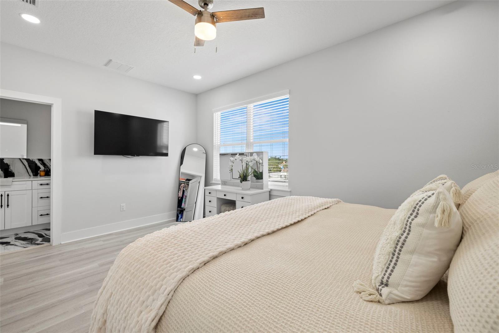 NORTH POINT TWNHMS TRACTS A & - Residential