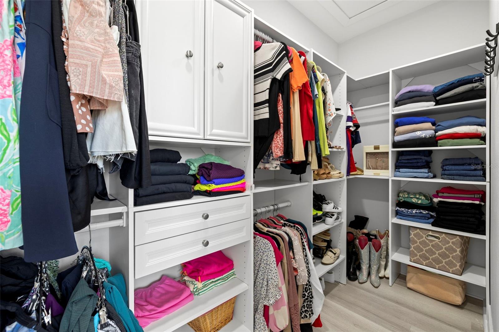 NORTH POINT TWNHMS TRACTS A & - Residential