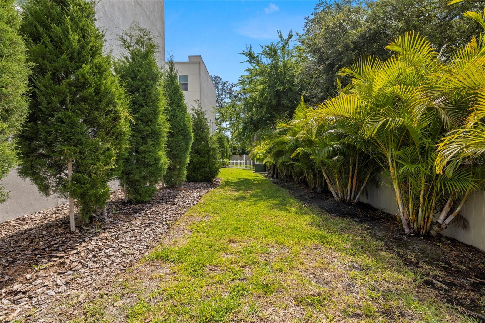 NORTH POINT TWNHMS TRACTS A & - Residential