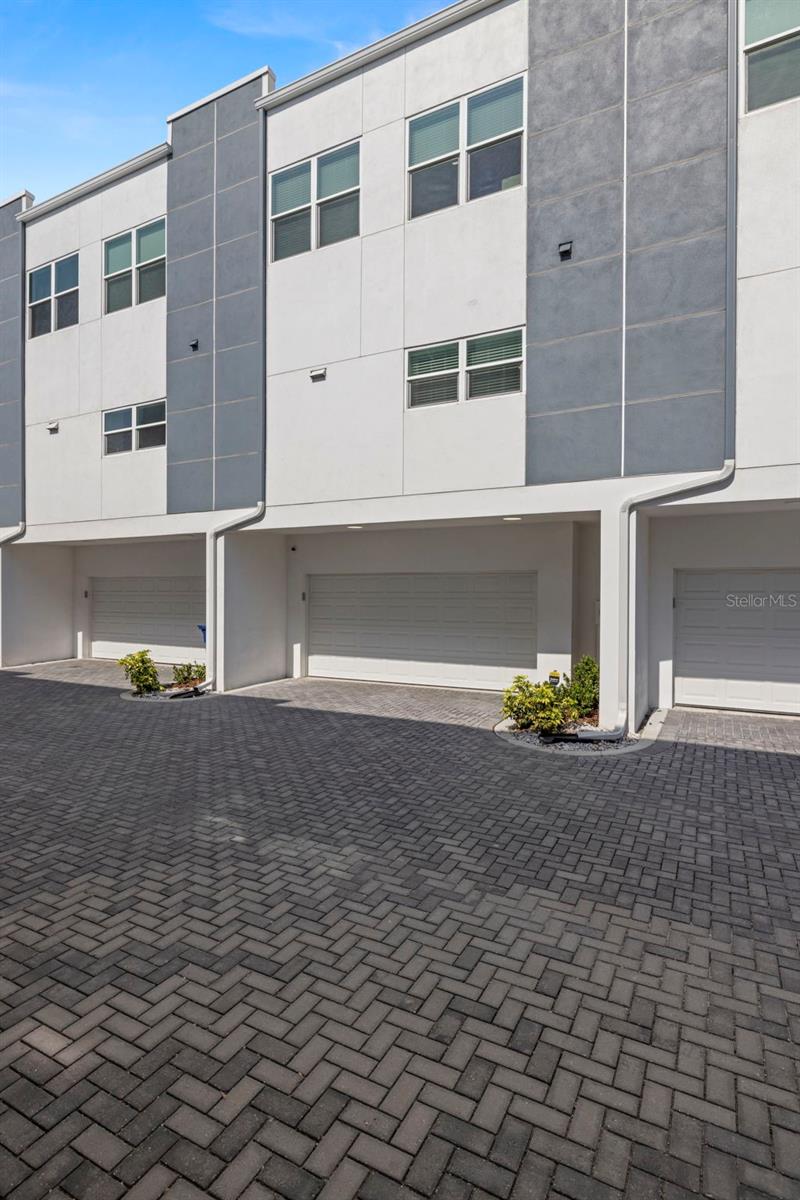 NORTH POINT TWNHMS TRACTS A & - Residential