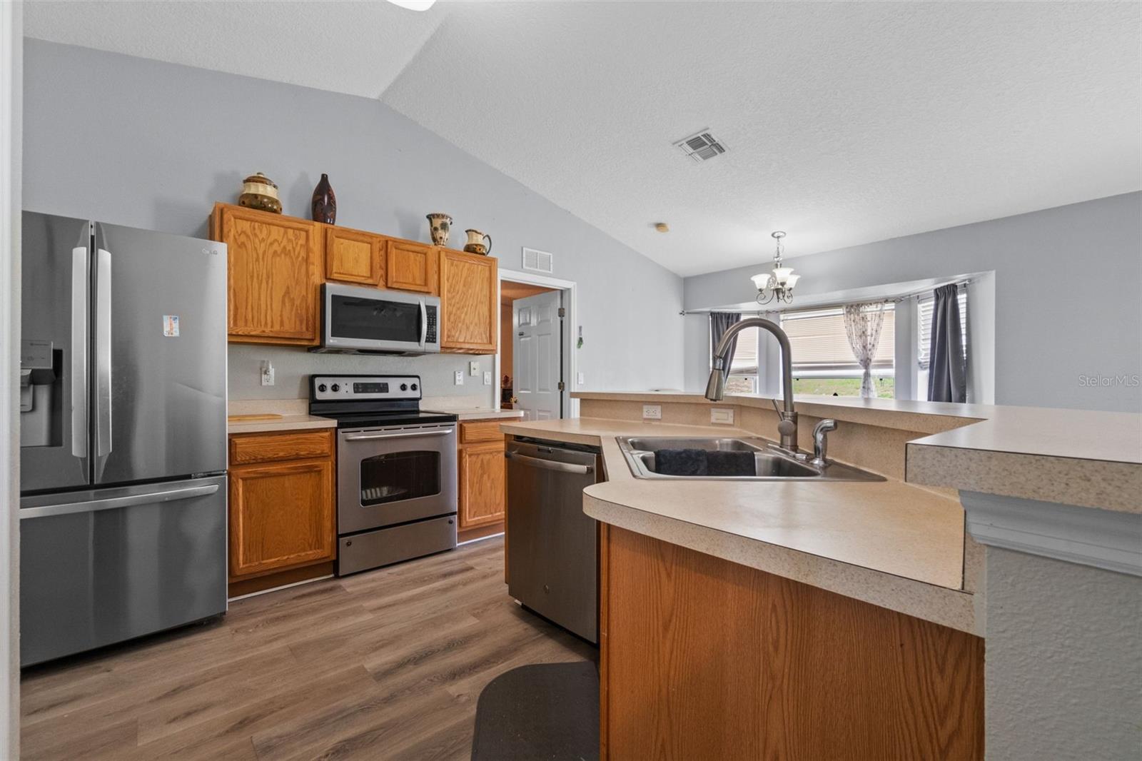 135 INCONNU COURT