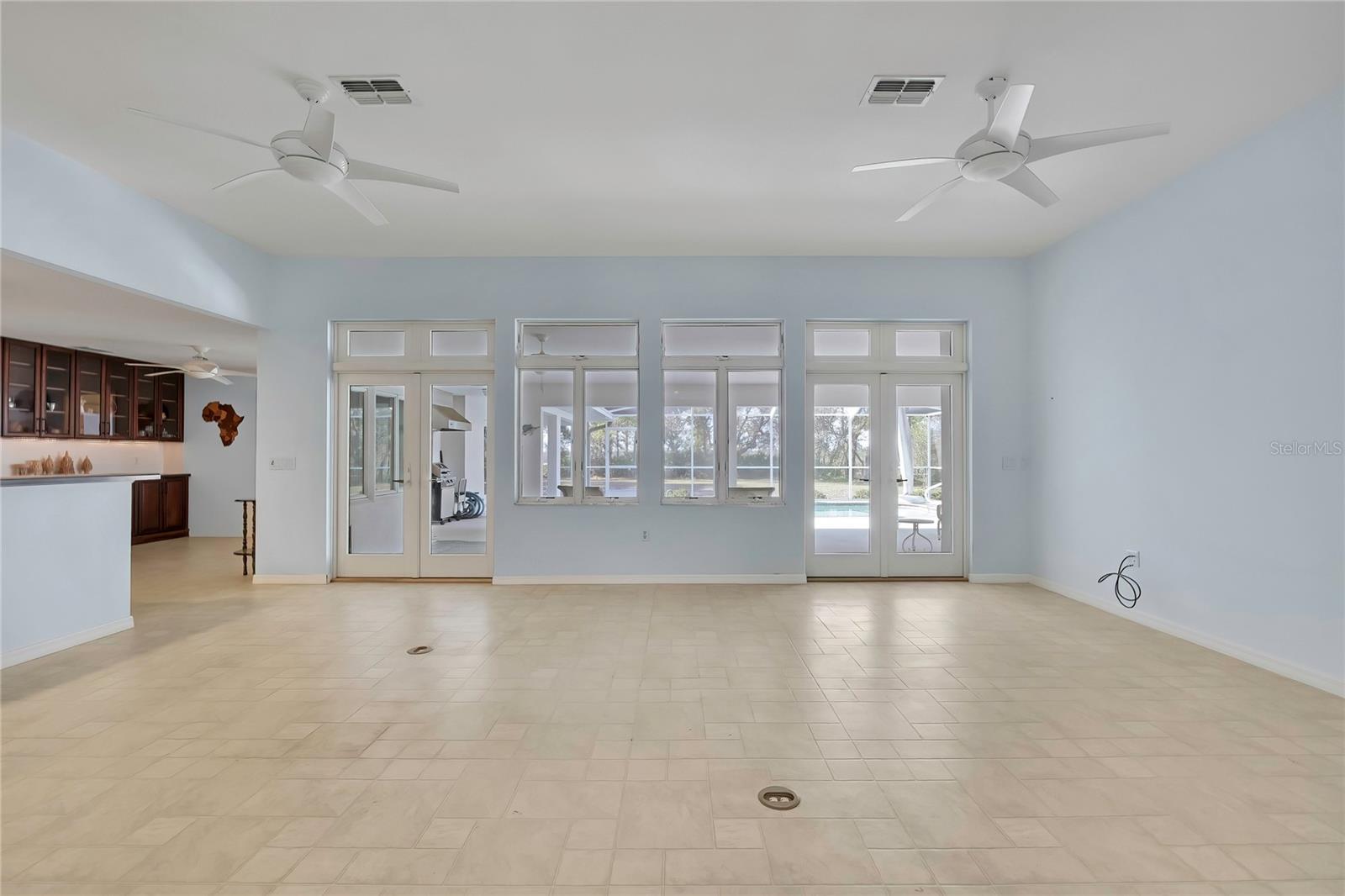 ROYAL HIGHLANDS - Residential