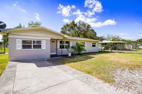 A home in WINTER HAVEN