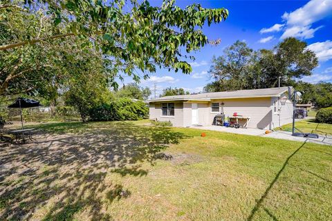 A home in WINTER HAVEN