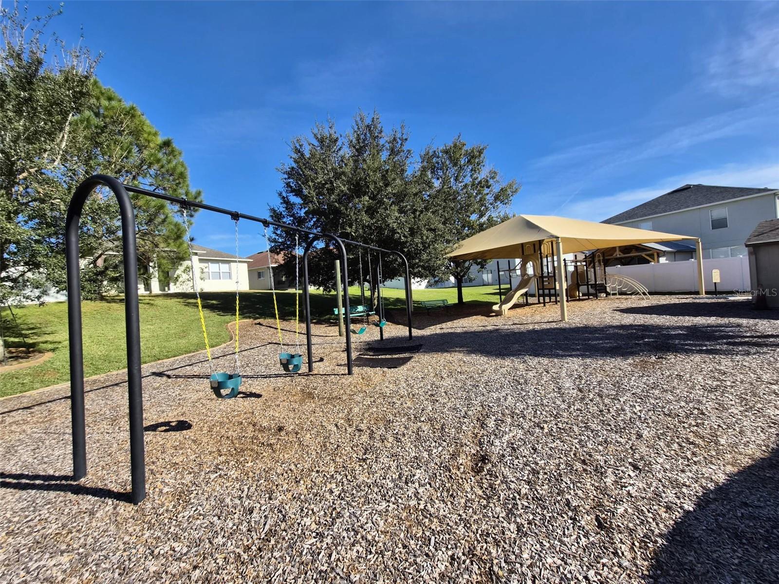 FOUR CORNERS PH 01 - Residential