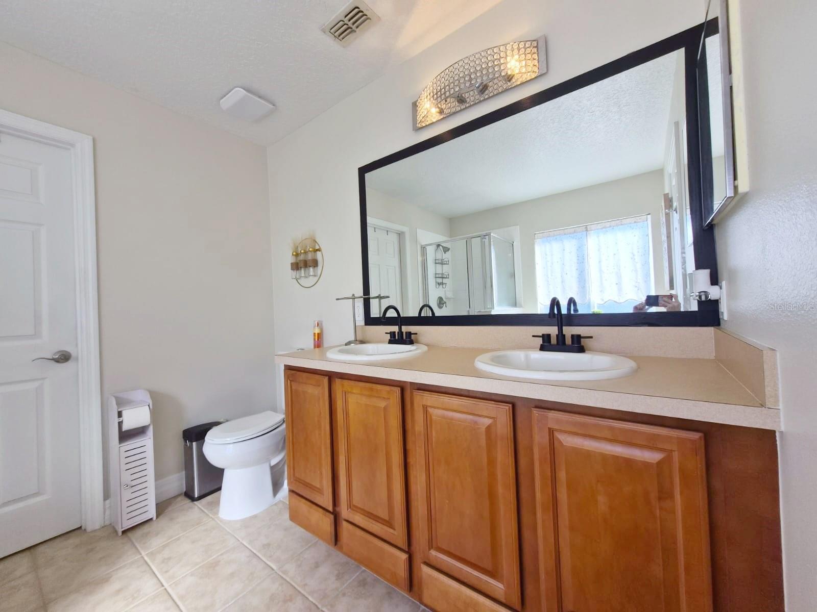 FOUR CORNERS PH 01 - Residential