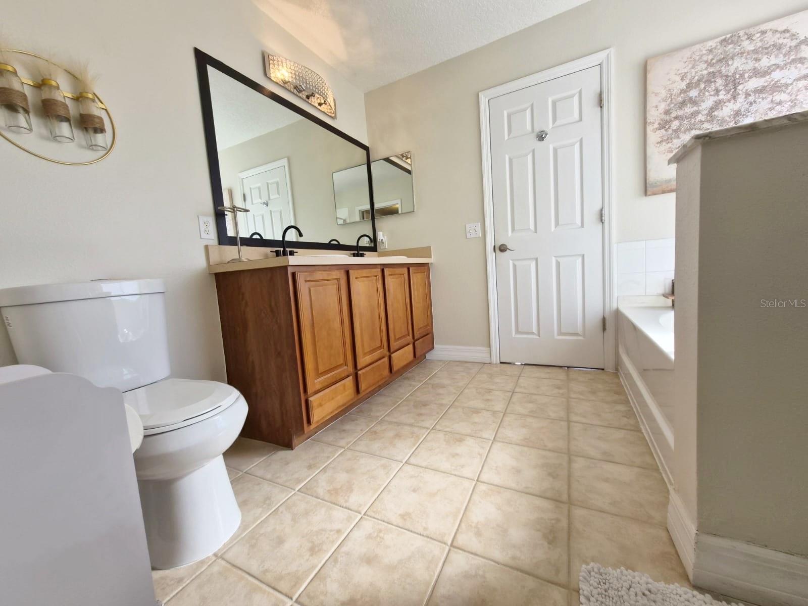 FOUR CORNERS PH 01 - Residential