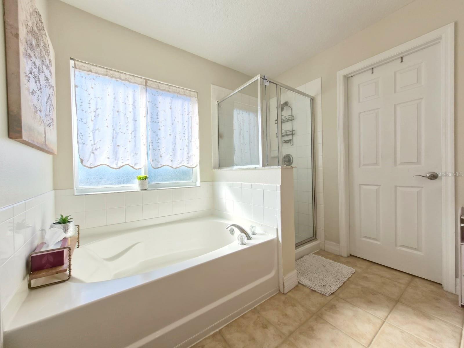 FOUR CORNERS PH 01 - Residential