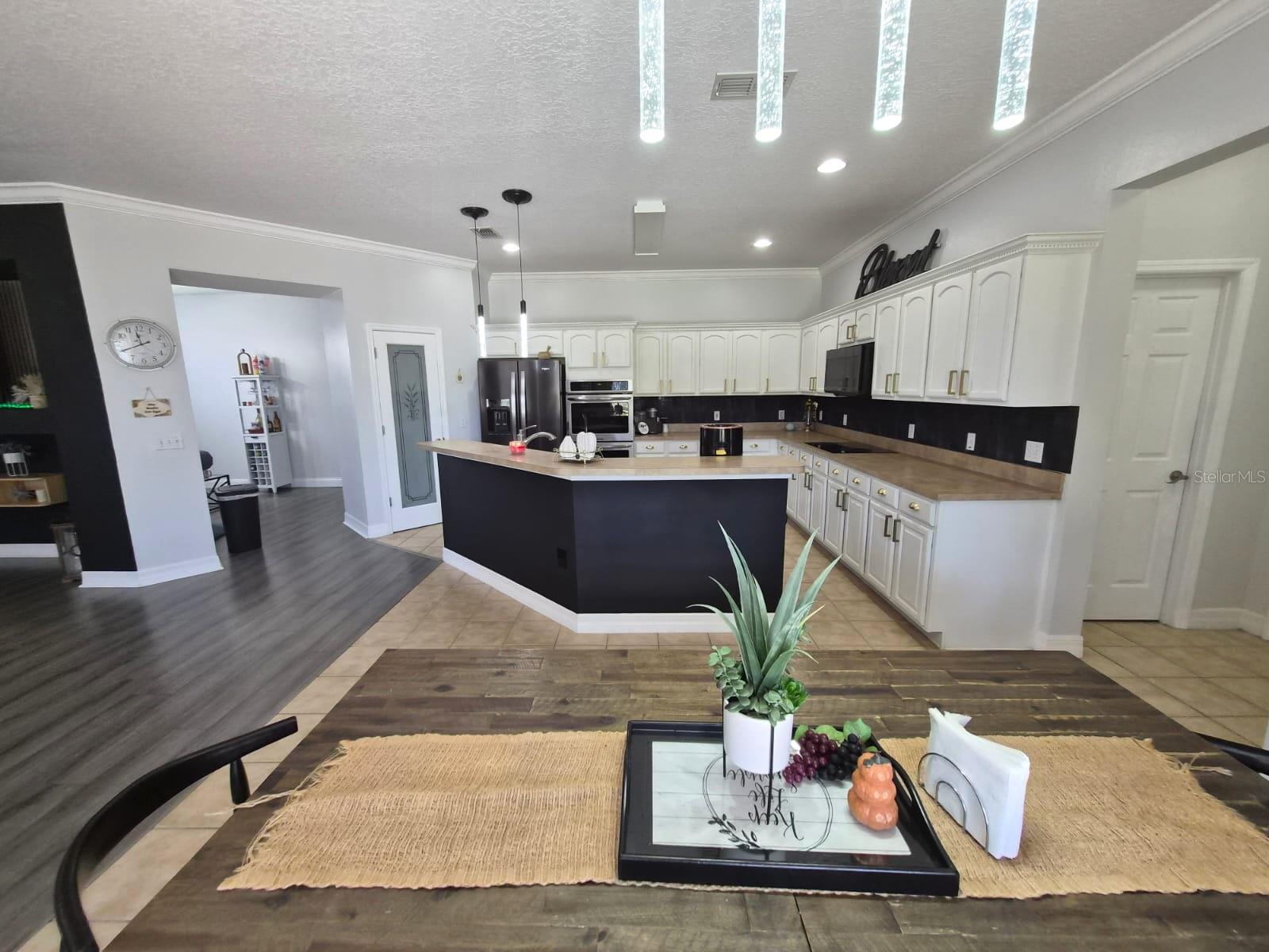 FOUR CORNERS PH 01 - Residential