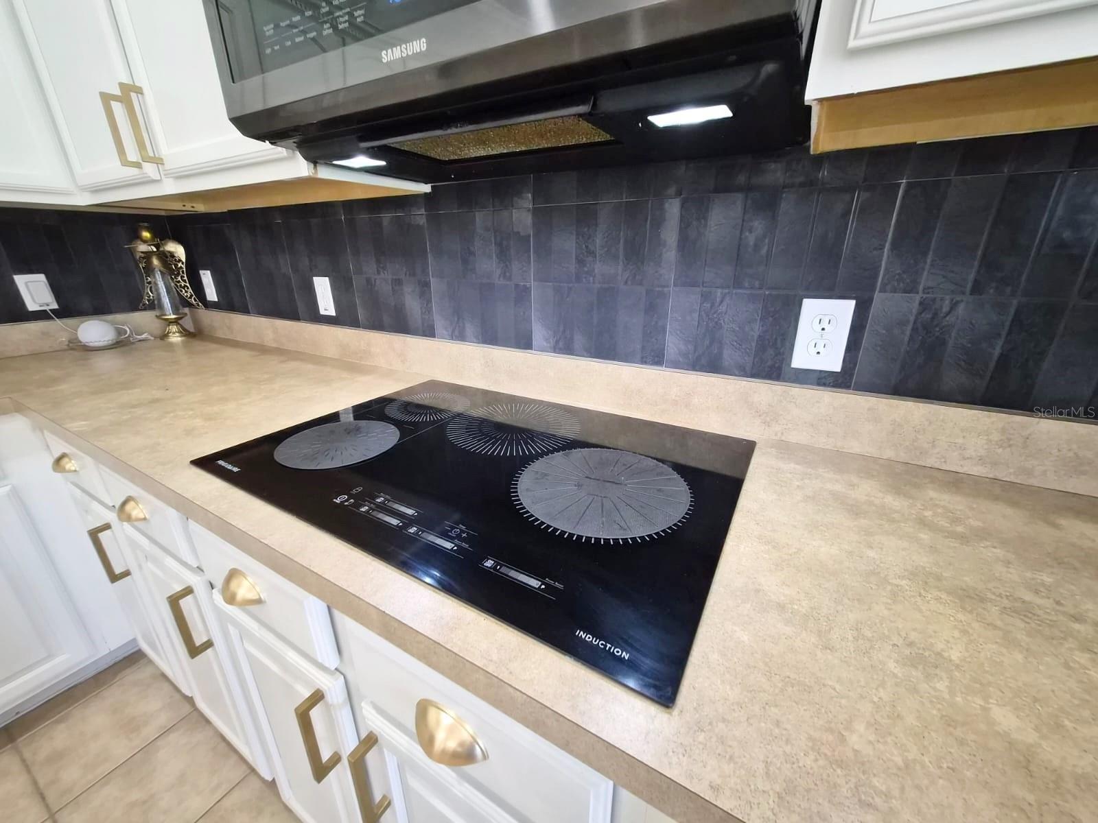 FOUR CORNERS PH 01 - Residential