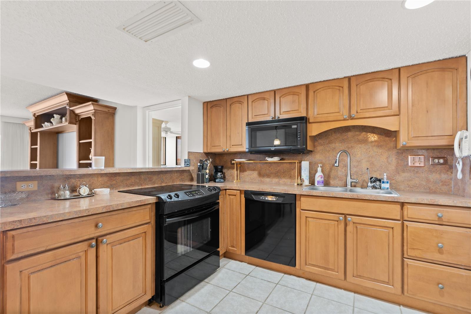 500 TREASURE ISLAND CAUSEWAY 406