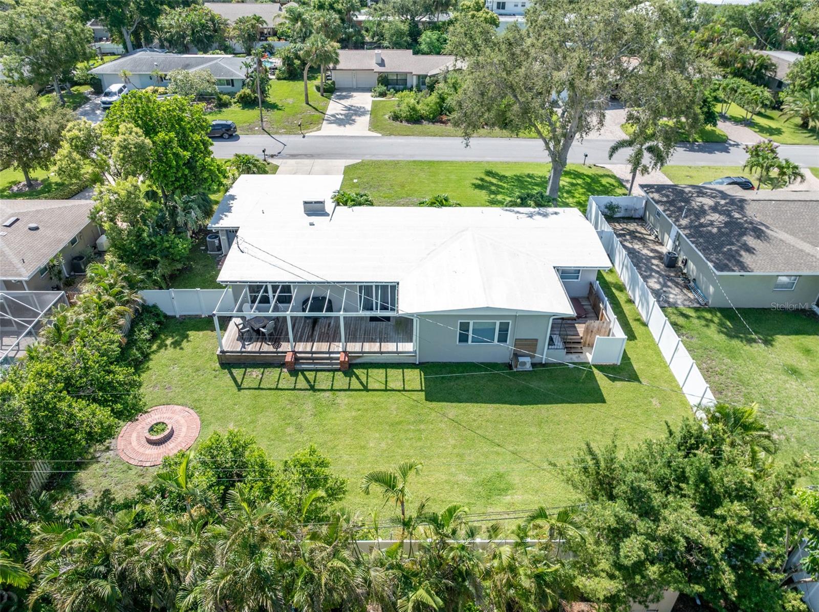 120 CRESTWOOD LANE