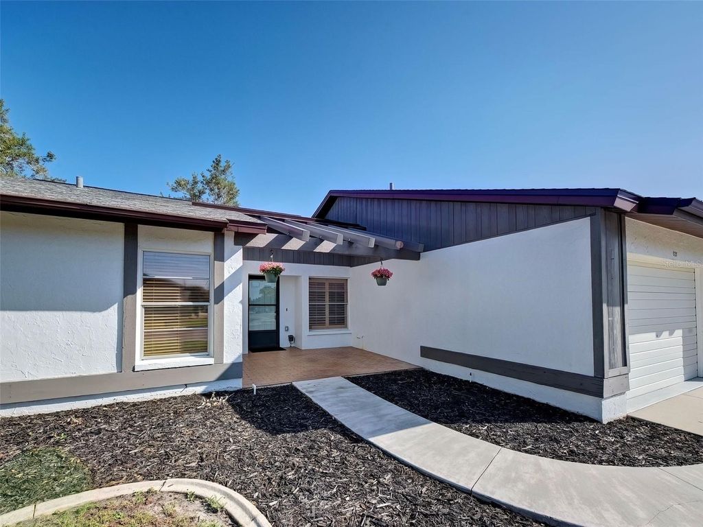 Photo of 631 Foxwood Boulevard #256, Englewood, FL 34223 (MLS # D6146559)