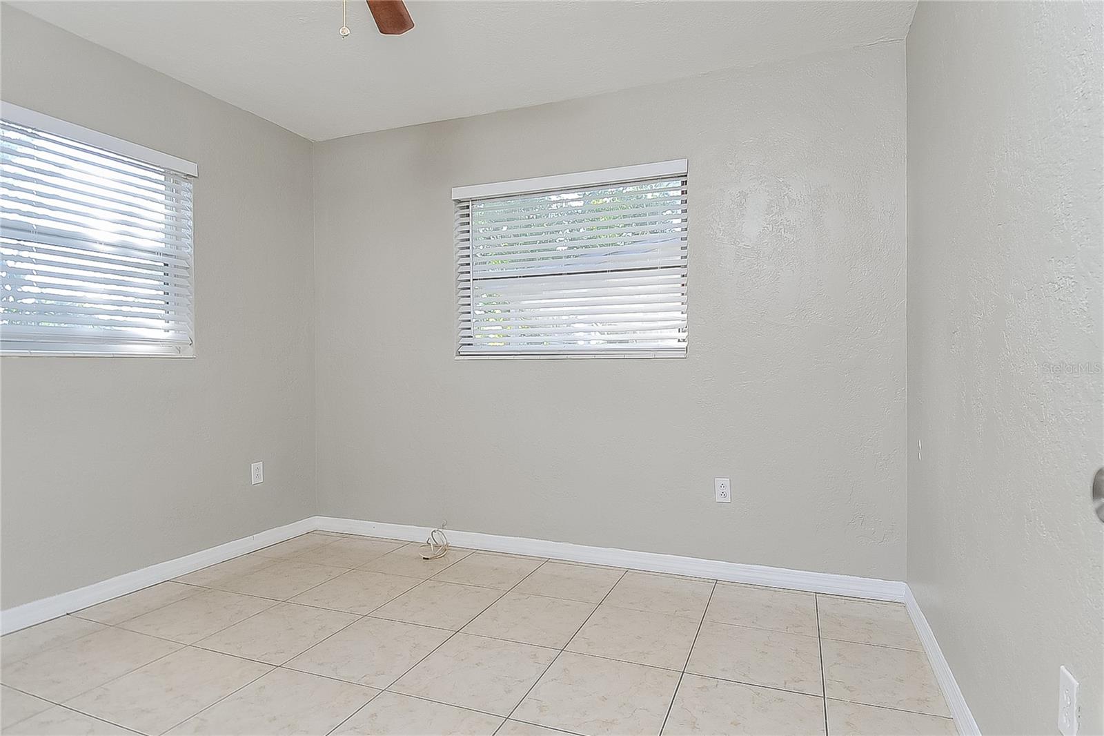 RIDGEWOOD ESTATES ADD 04 RESUB 01 - Residential Lease