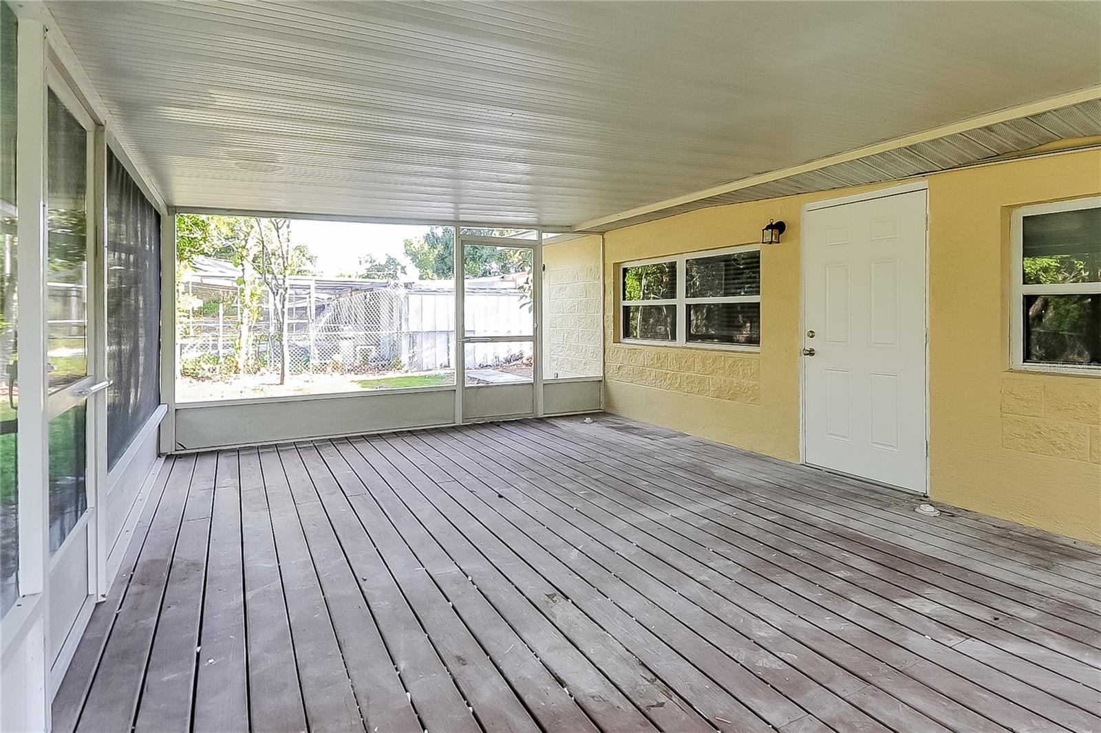 RIDGEWOOD ESTATES ADD 04 RESUB 01 - Residential Lease