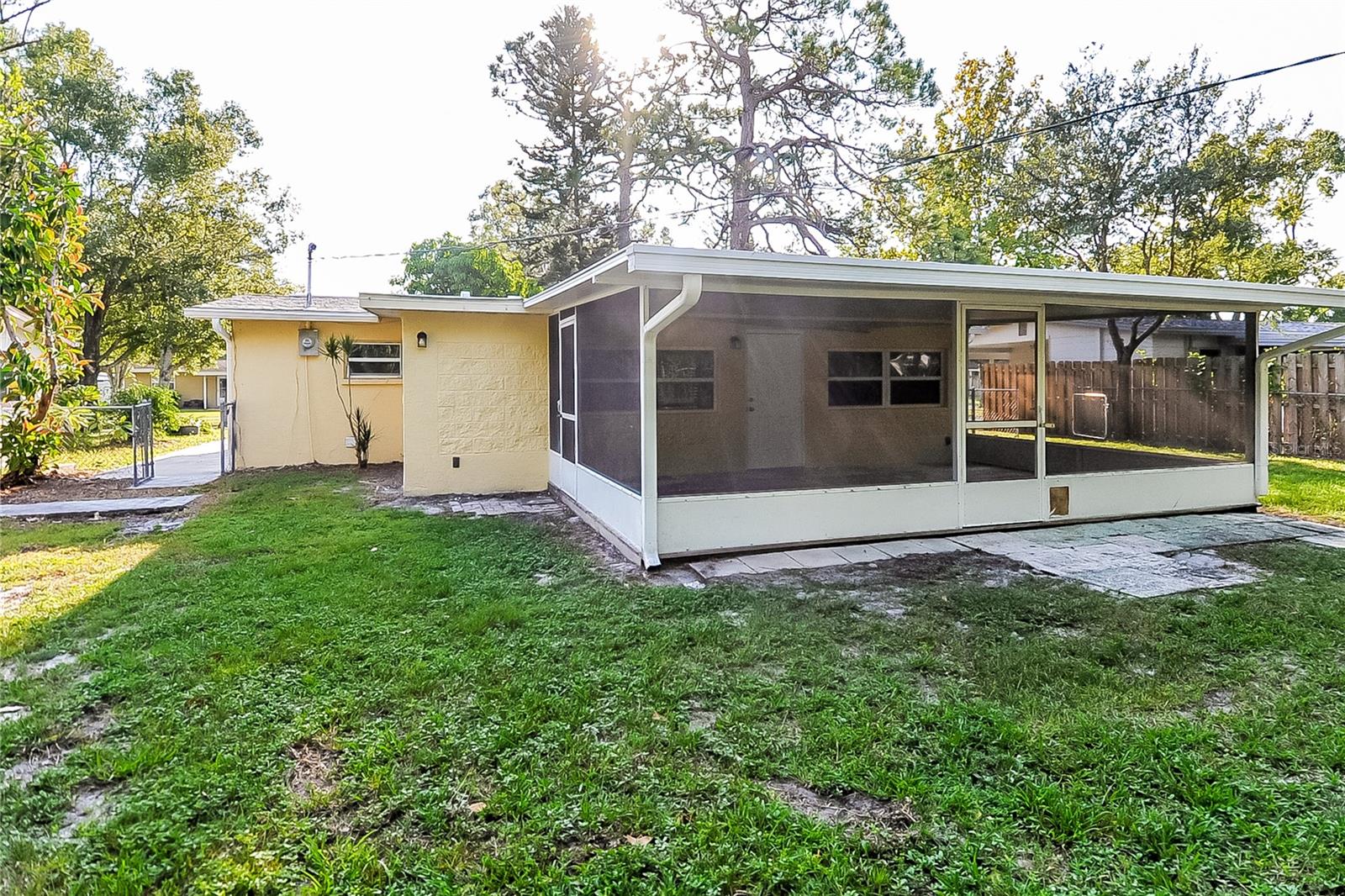 RIDGEWOOD ESTATES ADD 04 RESUB 01 - Residential Lease