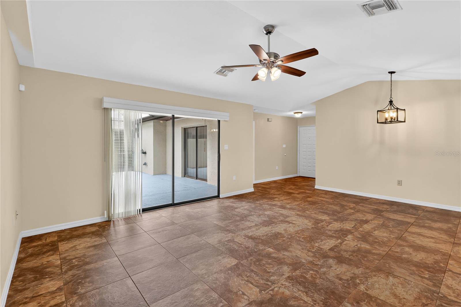 VISTA DEL LARGO CONDOMINIUMS - Residential