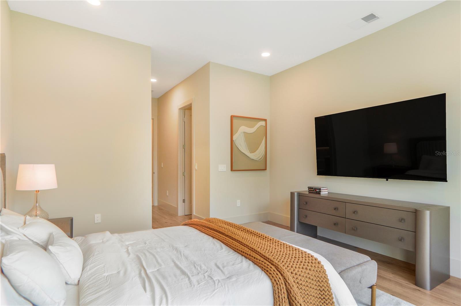 LANDINGS AT LAKE SAWYER - Residential