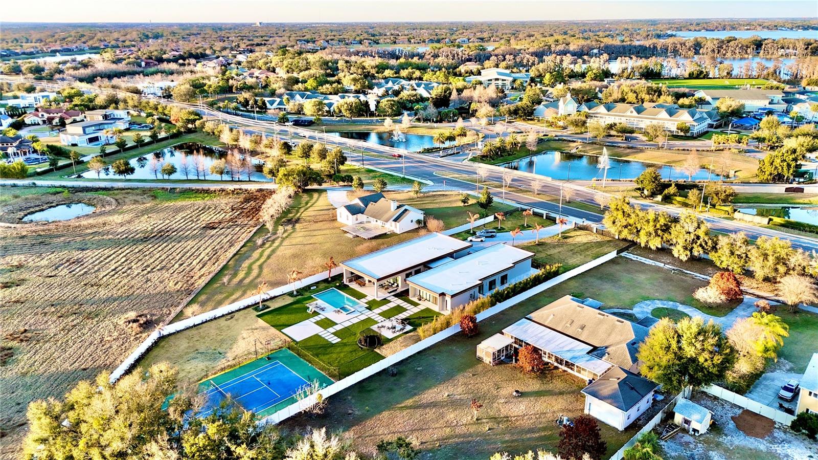 LANDINGS AT LAKE SAWYER - Residential