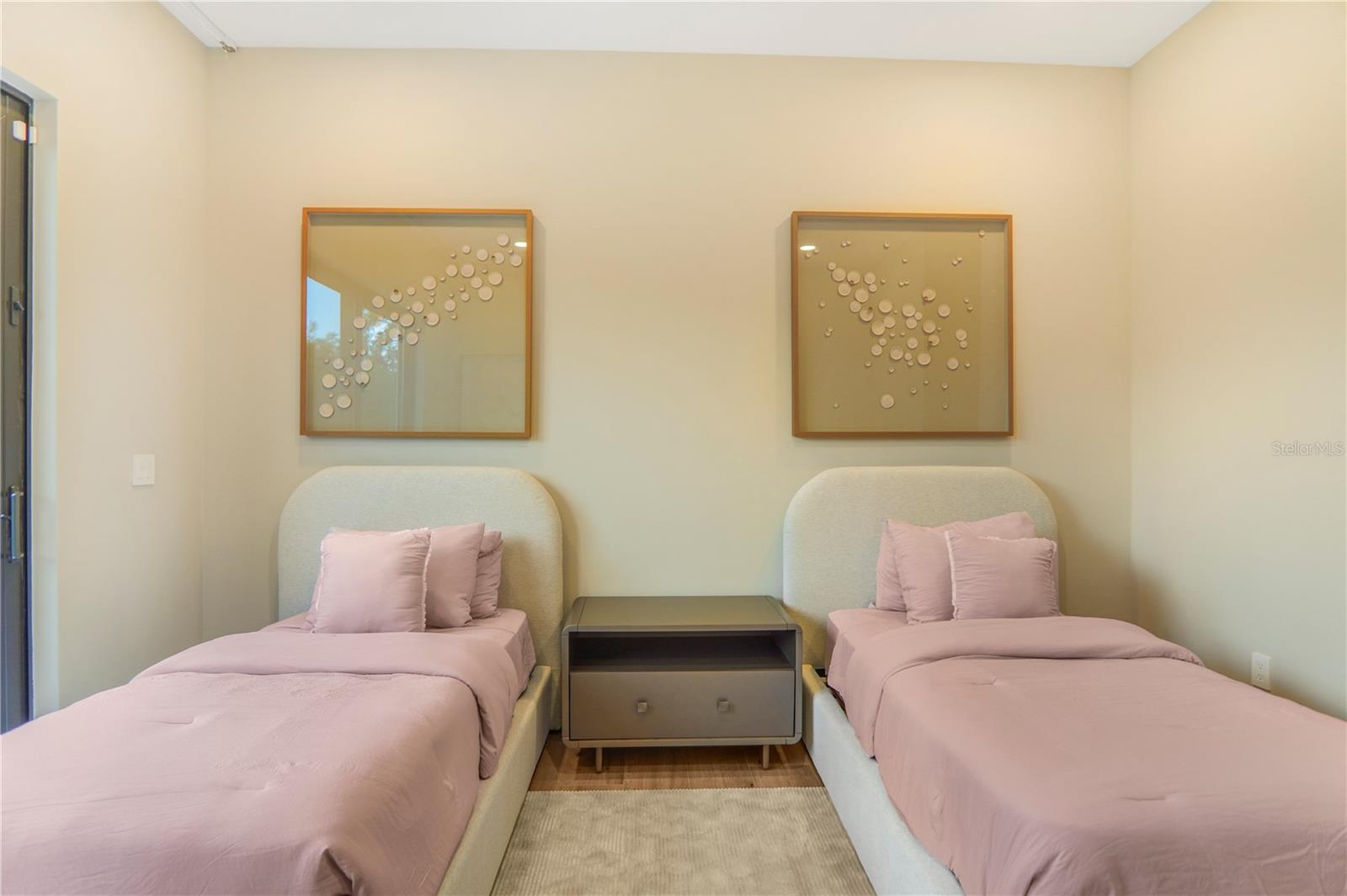 LANDINGS AT LAKE SAWYER - Residential