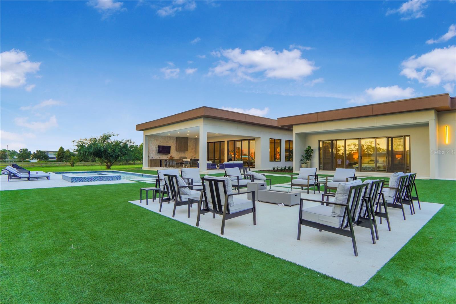 LANDINGS AT LAKE SAWYER - Residential