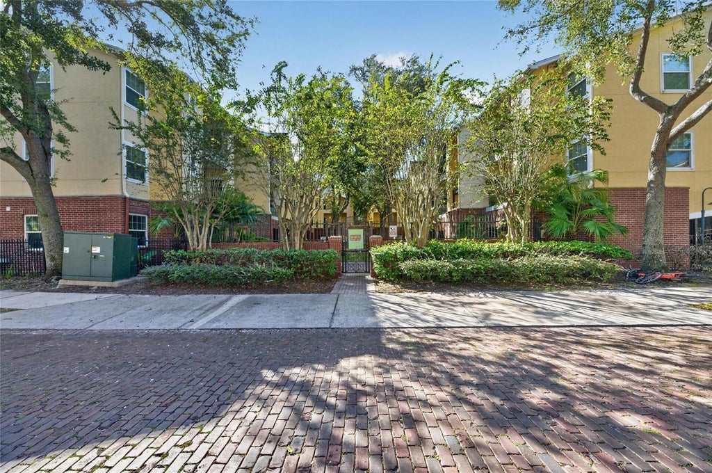Photo of 2010 E Palm Avenue #14217, Tampa, FL 33605 (MLS # TB8562907)