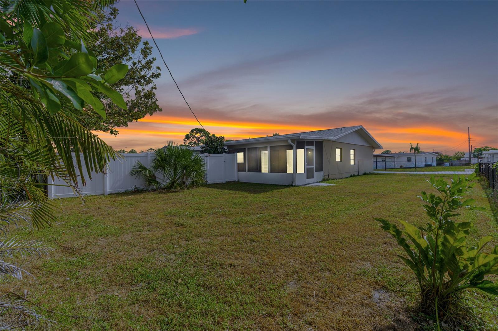 PORT CHARLOTTE SUB 03 - Residential Lease